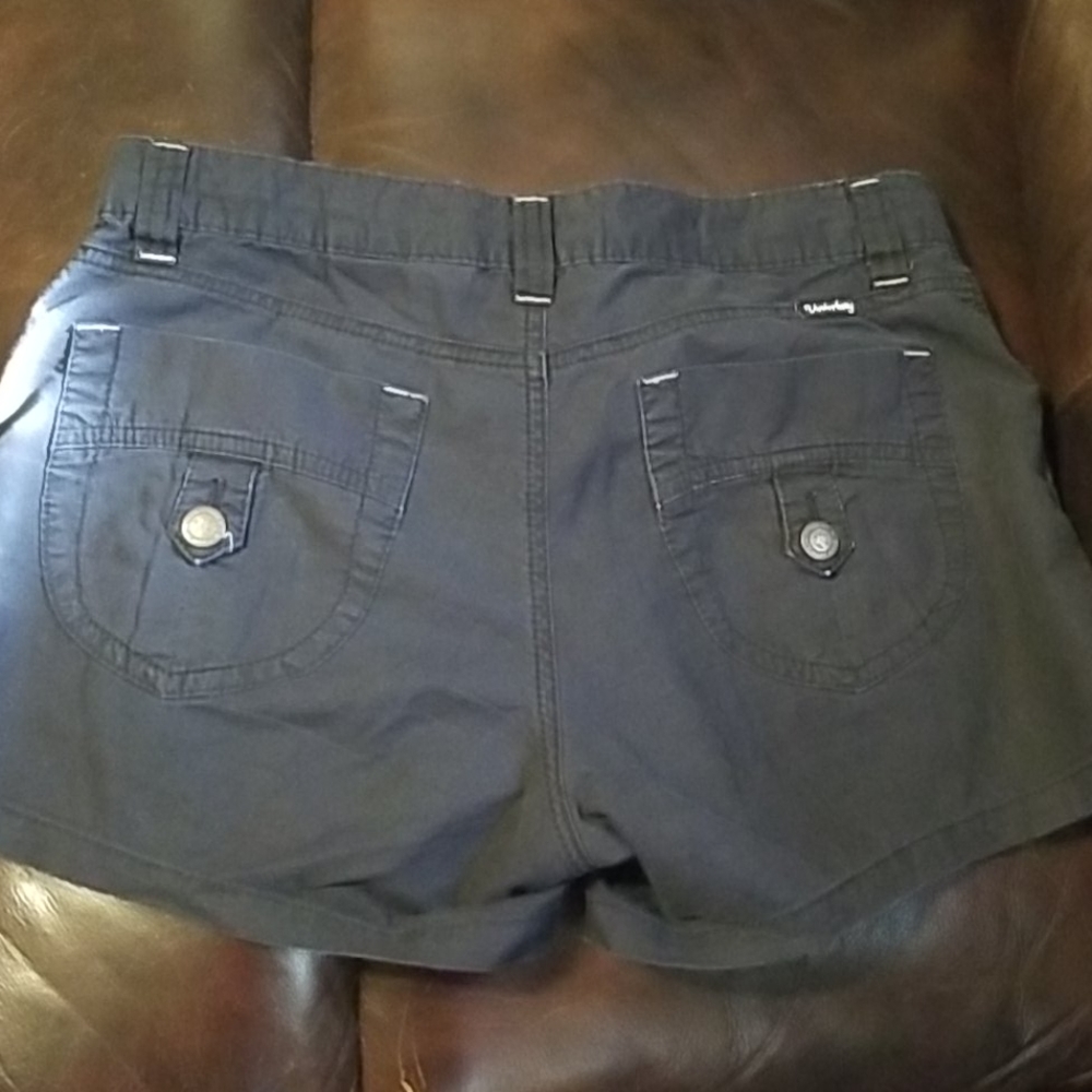 Shorts - Picture 2 of 3